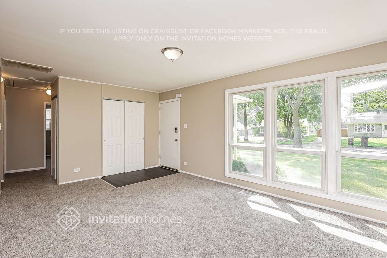 3604 Falcon Ct S - Photo 5 of 17
