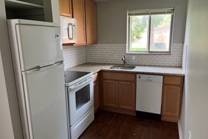 featured image of 437 Woodlawn Avenue #437