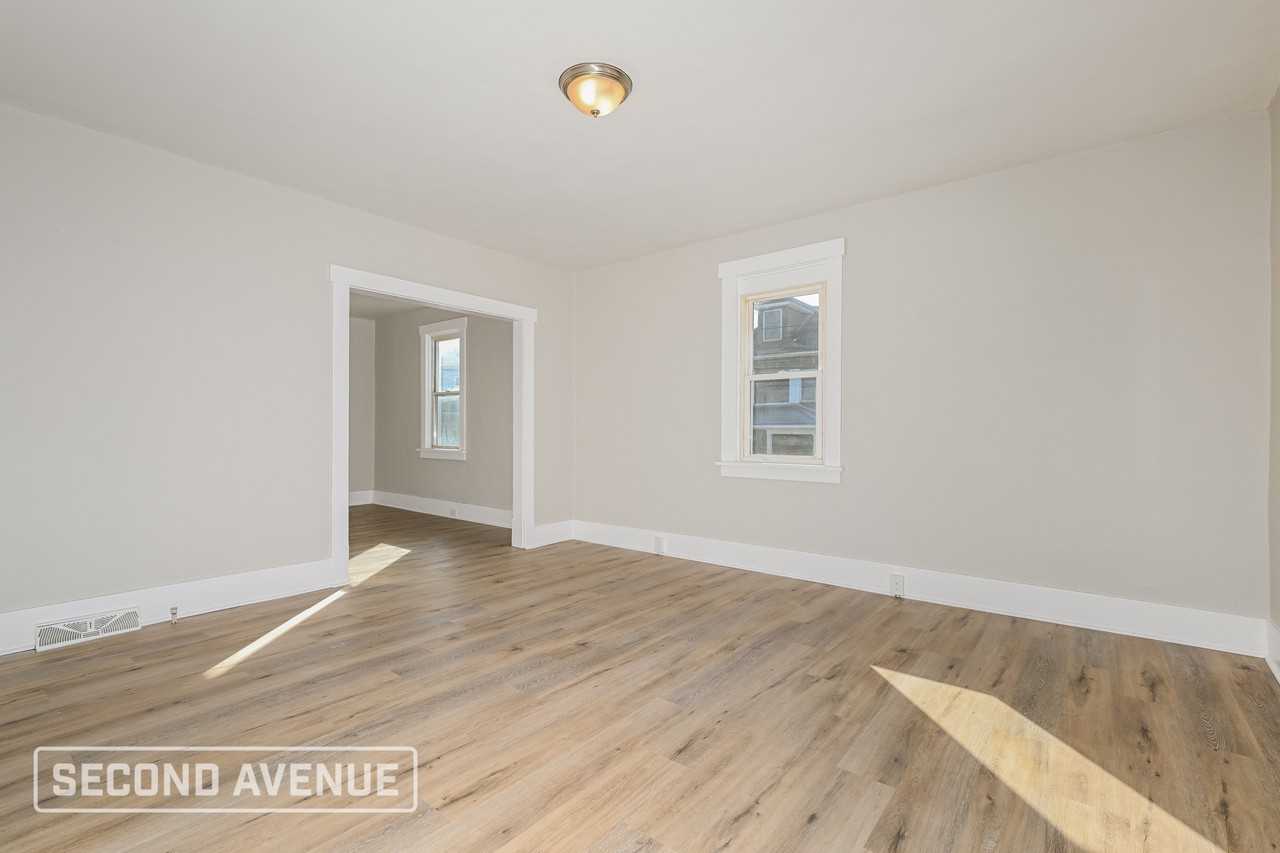 300 James St - Photo 2 of 19