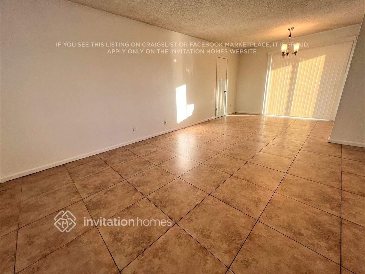 1627 W Libby St - Photo 2 of 12
