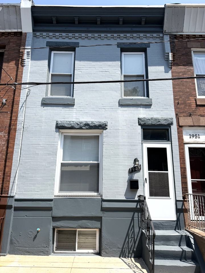 1949 South Bonsall Street - Photo 2 of 32