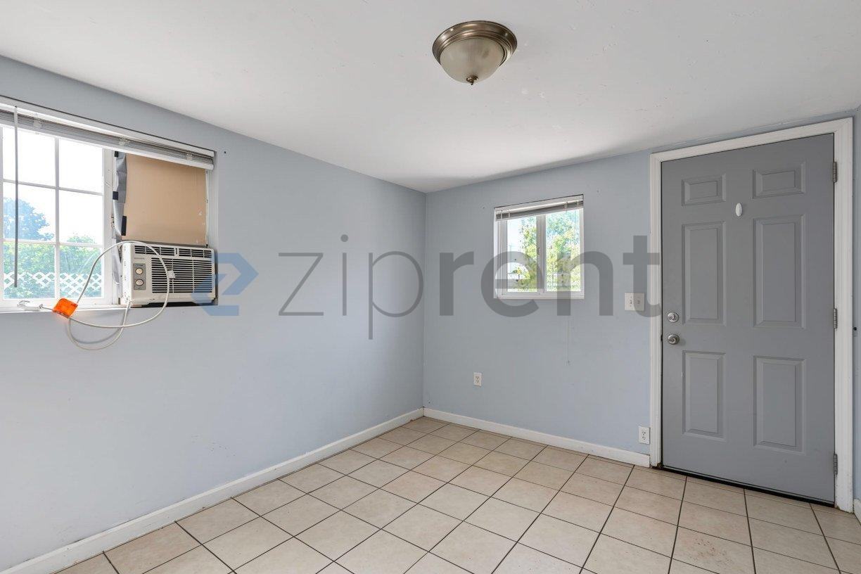 949 E 3rd St - Photo 6 of 22