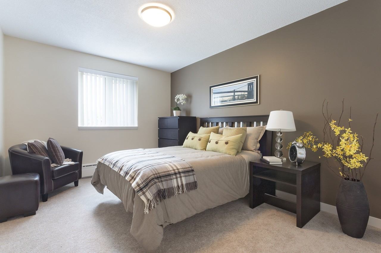 163 Rowandale Avenue - Photo 6 of 10