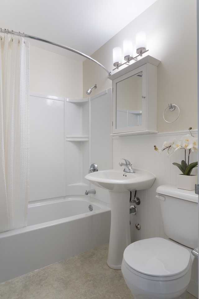 163 Rowandale Avenue - Photo 7 of 10