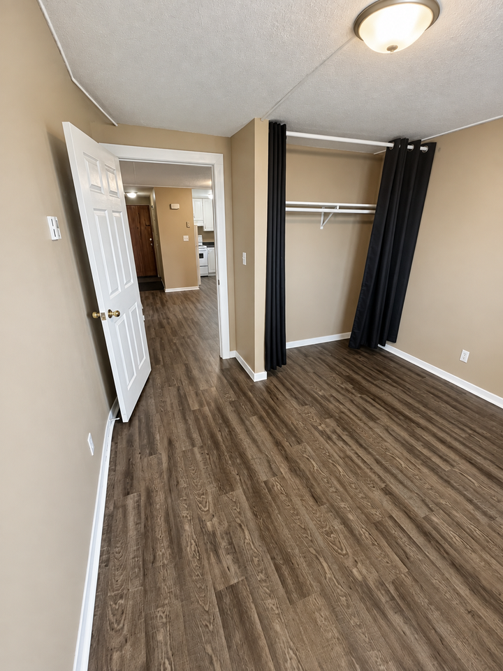476 Albert Street - Photo 5 of 17