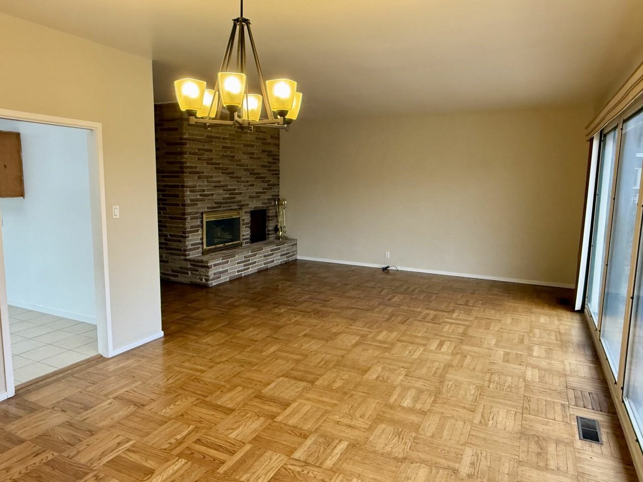 14 Westpark Dr - Photo 4 of 32