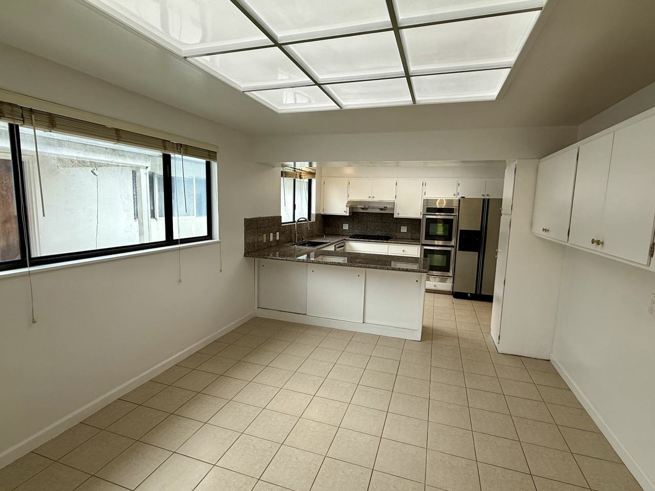 14 Westpark Dr - Photo 5 of 32