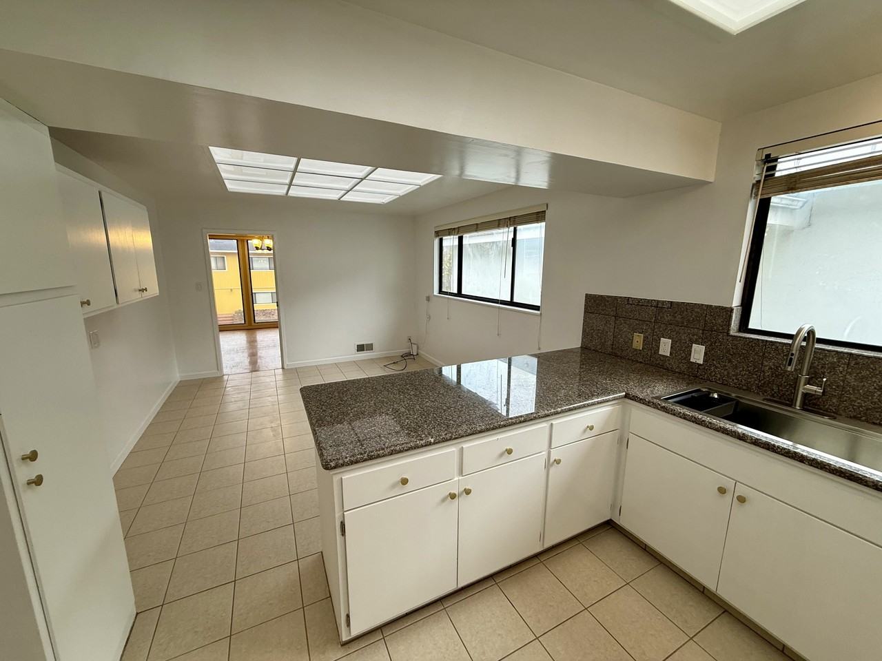 14 Westpark Dr - Photo 7 of 32