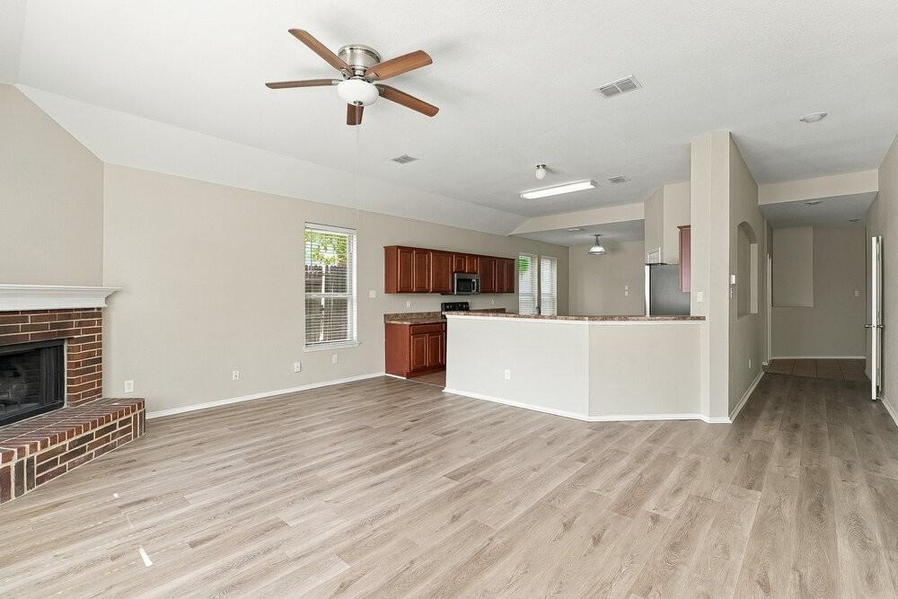 10105 Cougar Trl - Photo 6 of 17