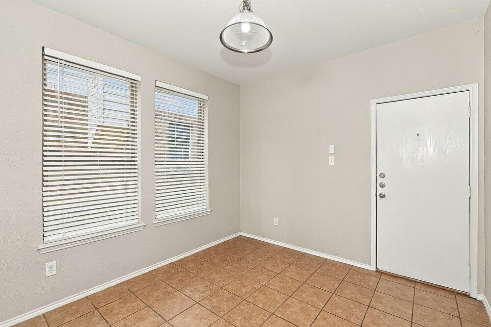 10105 Cougar Trl - Photo 7 of 17