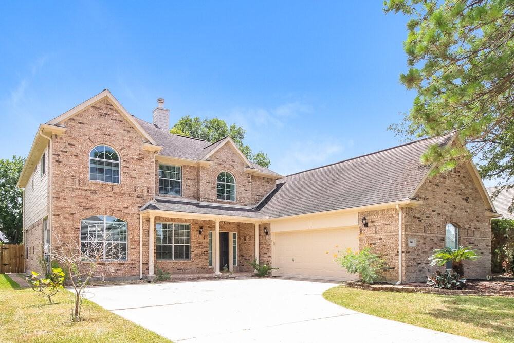227 Rustic Oaks Dr - Photo 4 of 17