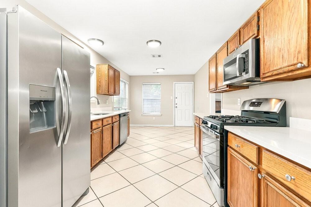 5015 Cupids Bower Ct - Photo 7 of 17