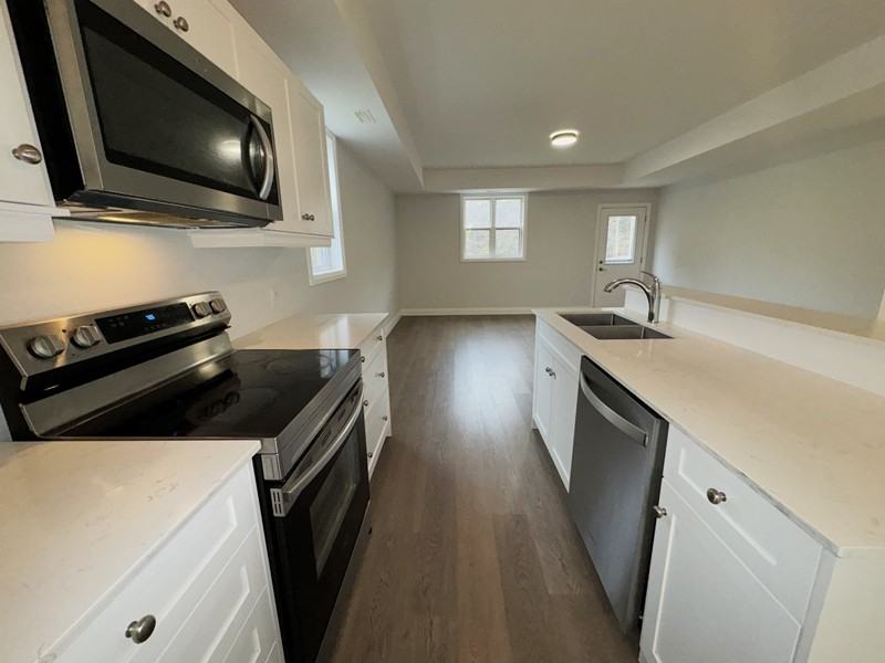 302 Edgehill Dr - Photo 5 of 29