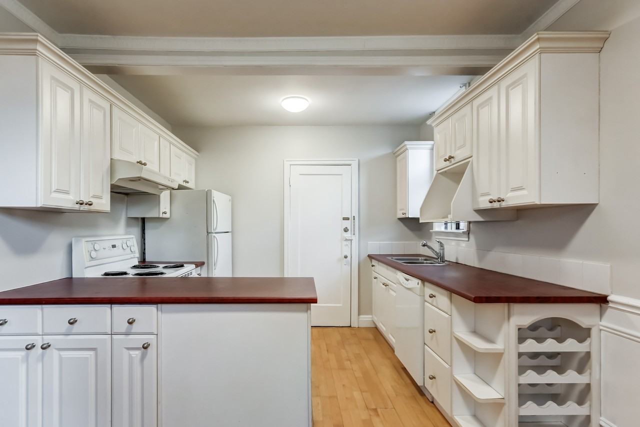 1176 Mount Pleasant Rd - Photo 6 of 21