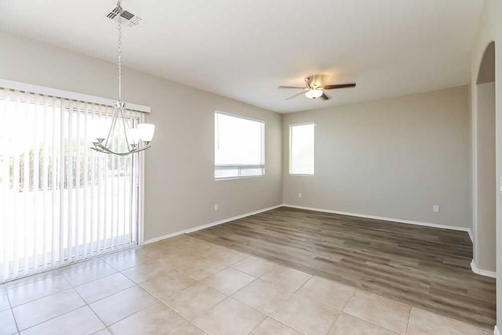 2643 S 89th Ave - Photo 6 of 17