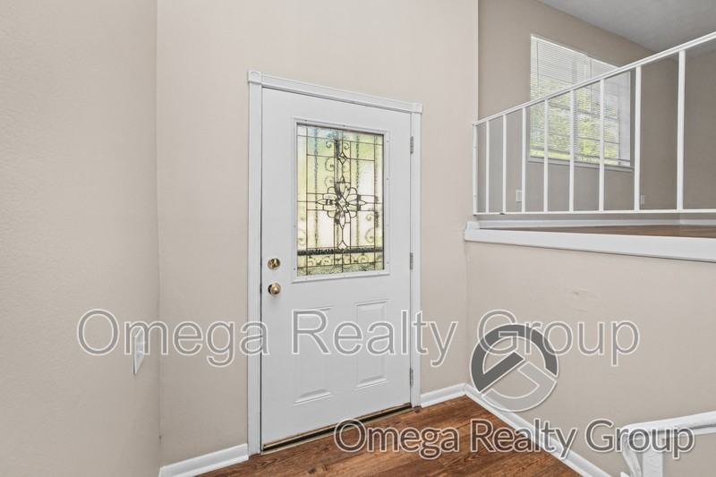 1033 Old Mill Rd - Photo 7 of 50