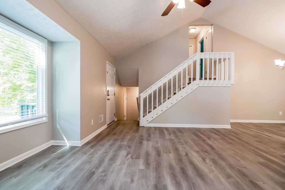 3801 Menloe Way - Photo 6 of 16
