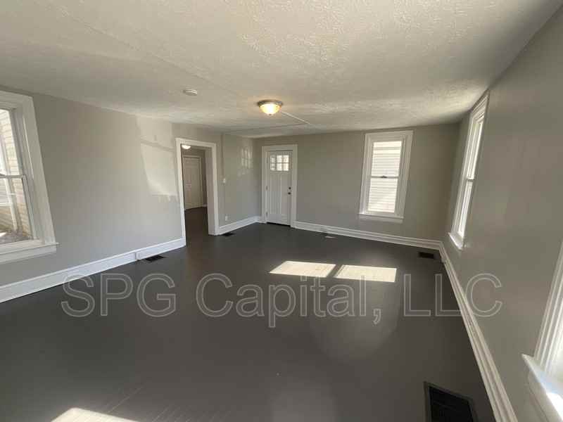 61 W South St - Photo 2 of 10
