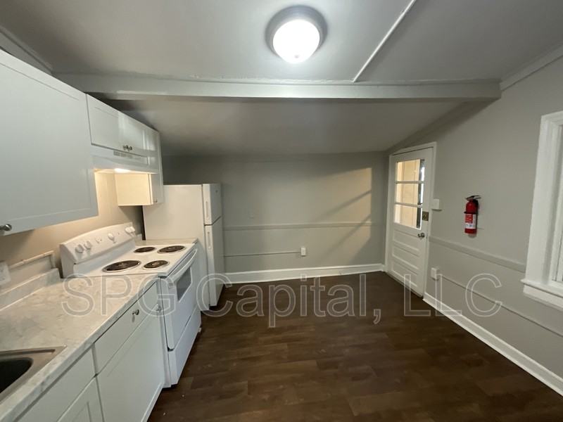 61 W South St - Photo 4 of 10