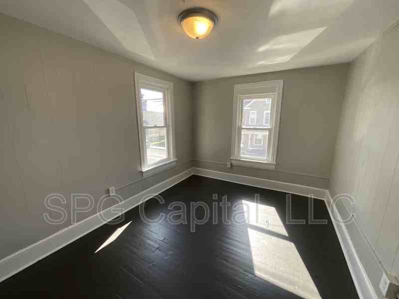 61 W South St - Photo 7 of 10