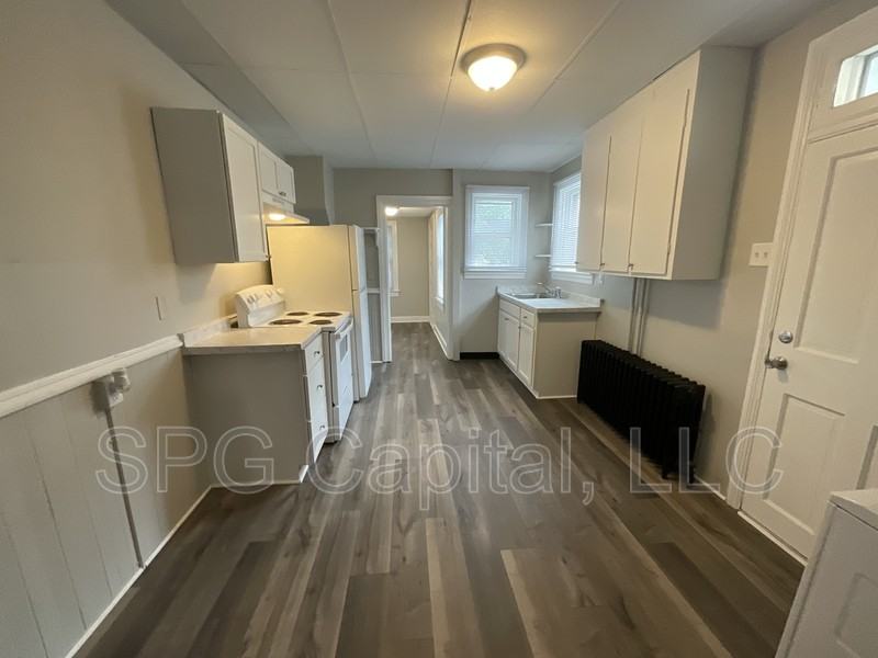 704 E Prospect St - Photo 3 of 10