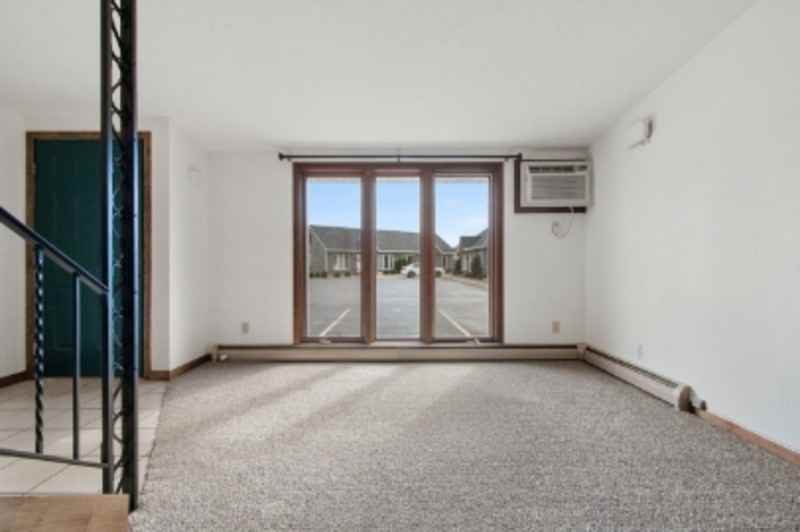 2380 Canter Ln - Photo 2 of 8