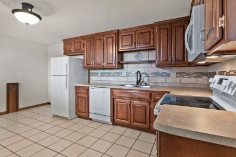 2380 Canter Ln - Photo 4 of 8