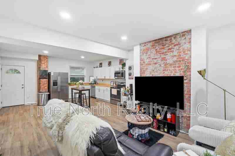 958 Miller Ave - Photo 7 of 28