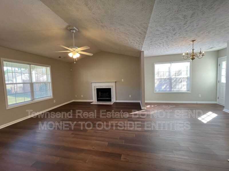 7113 Longmoor Dr - Photo 3 of 13