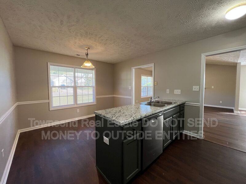 7113 Longmoor Dr - Photo 4 of 13