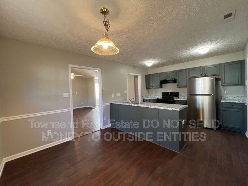 7113 Longmoor Dr - Photo 5 of 13