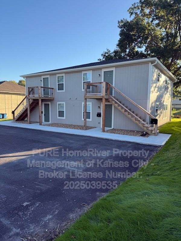 302 N 4th St #C - Photo 2 of 6