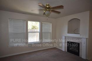 1304 S Ivy St #B - Photo 1 of 1