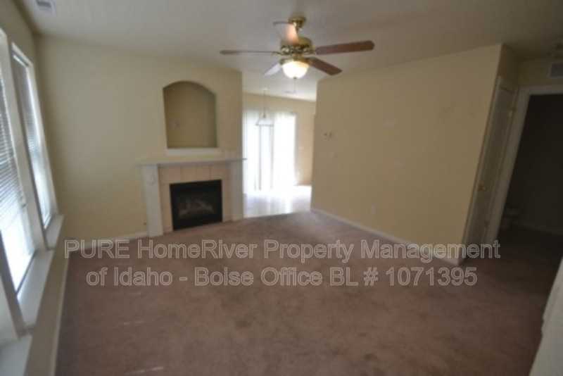 1304 S Ivy St #B - Photo 4 of 17