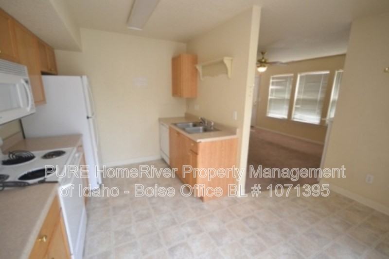 1304 S Ivy St #B - Photo 5 of 17