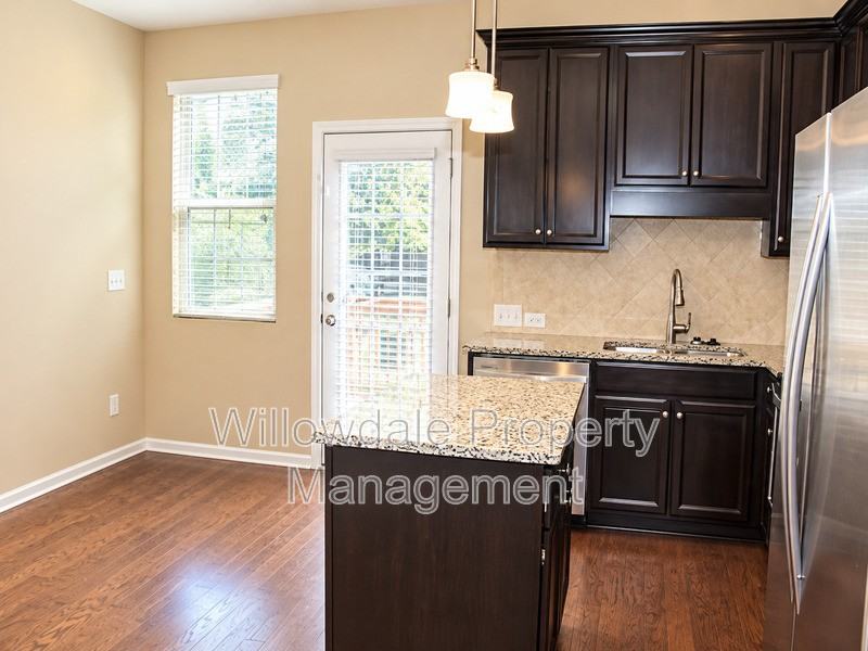 707 Wickham Ridge Rd - Photo 4 of 12