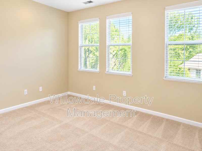 707 Wickham Ridge Rd - Photo 7 of 12
