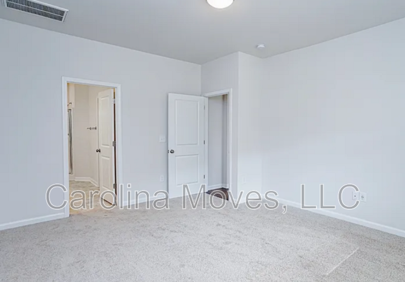 905 Bryden Ln - Photo 5 of 17