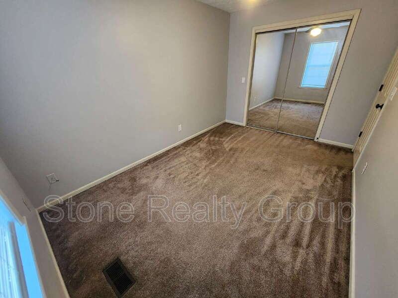 4864 Pine Ridge Ct - Photo 6 of 11