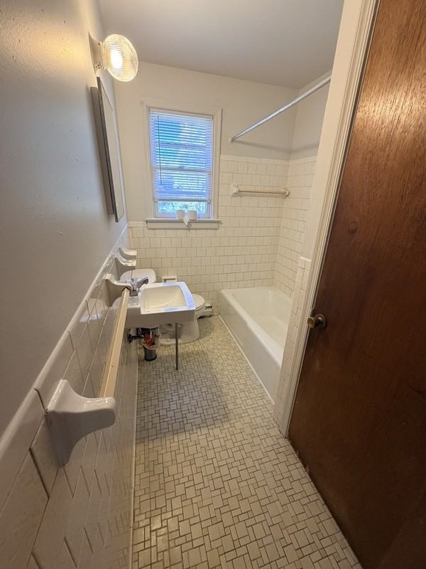 3215 Meadowbridge Rd #B - Photo 3 of 7