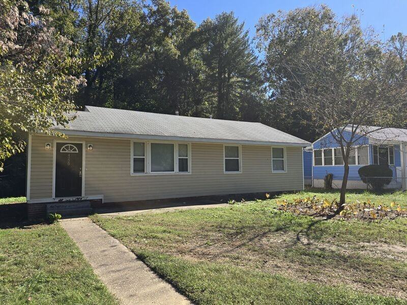 4229 Fayette Ave - Photo 3 of 16