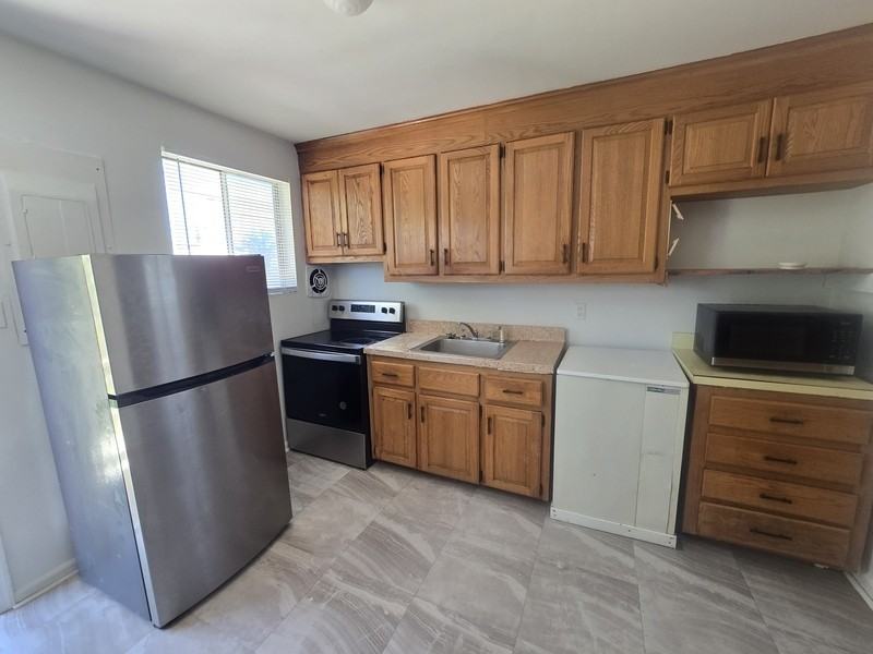 3215 Meadowbridge Rd #B0 - Photo 3 of 10
