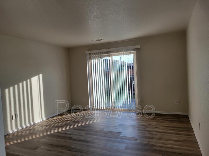 224 Henderson Ln - Photo 3 of 23