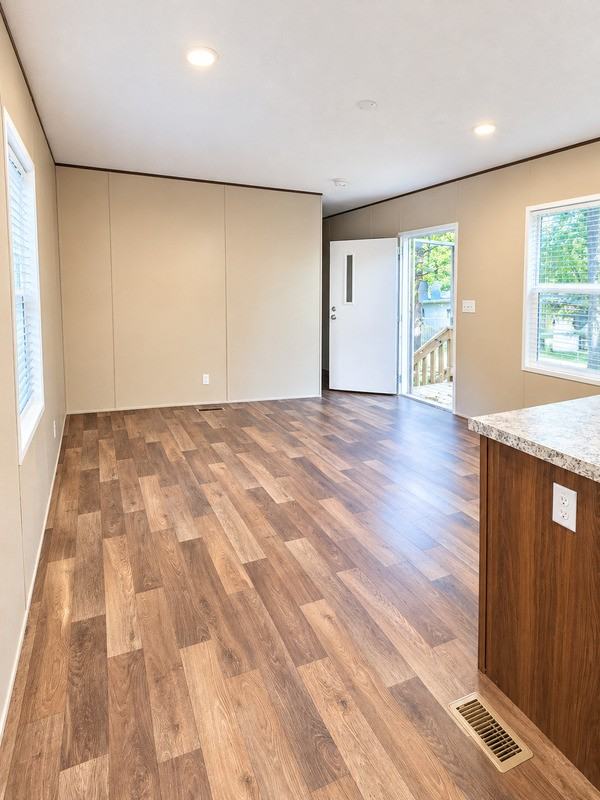 1979 Cardell Rd - Photo 3 of 6