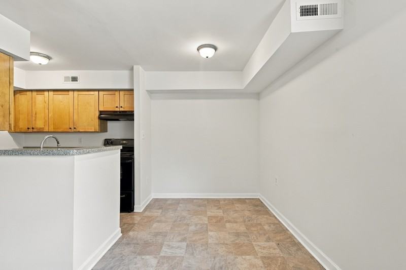 5001 Midwood Ave #C5 - Photo 7 of 14