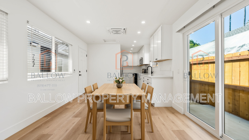 725 E 7th St - Photo 3 of 15