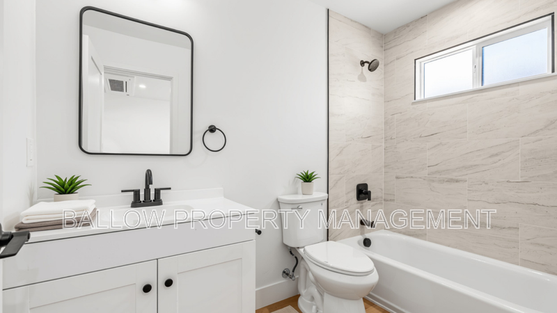 733 E 7th St - Photo 6 of 8