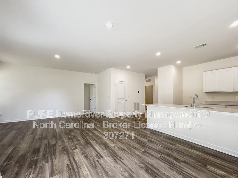 1502 Catskill Way - Photo 3 of 17