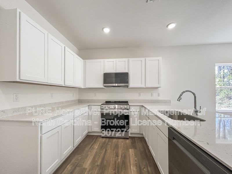1502 Catskill Way - Photo 5 of 17