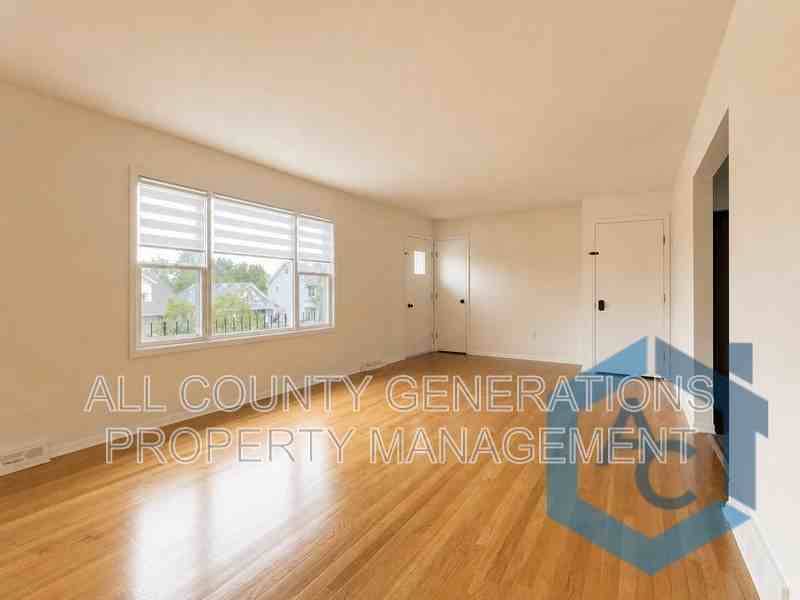 4101 Pershing Ave - Photo 4 of 11